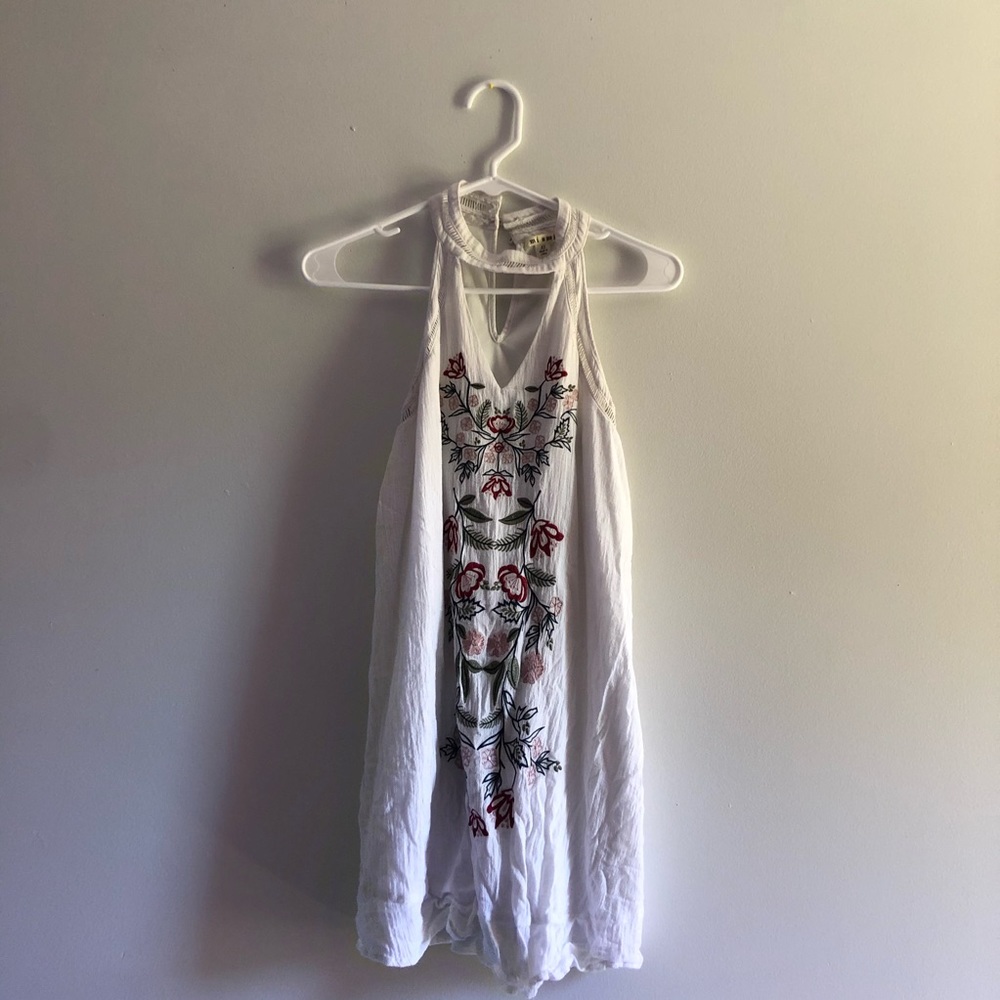 WHITE FLORAL DRESS